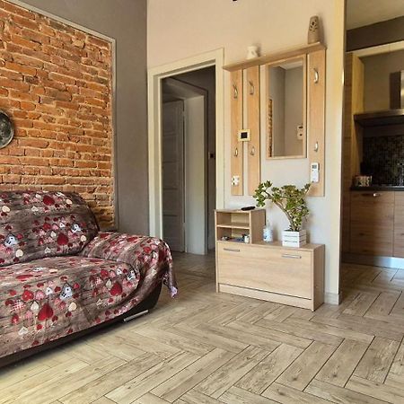 Piero'S Apartment Карбонія Екстер'єр фото